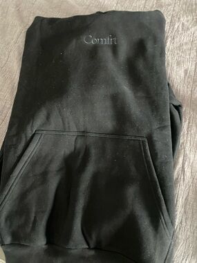 NWOT Comfrt Black Hoodie with Front Pocket